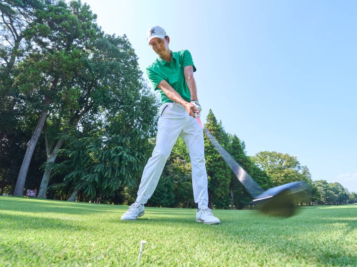 スイング中の「いつ」「どこに」「どうやって」力を入れるのが正解？人気コーチが解説