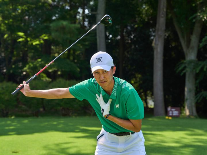 スイング中の「いつ」「どこに」「どうやって」力を入れるのが正解？人気コーチが解説