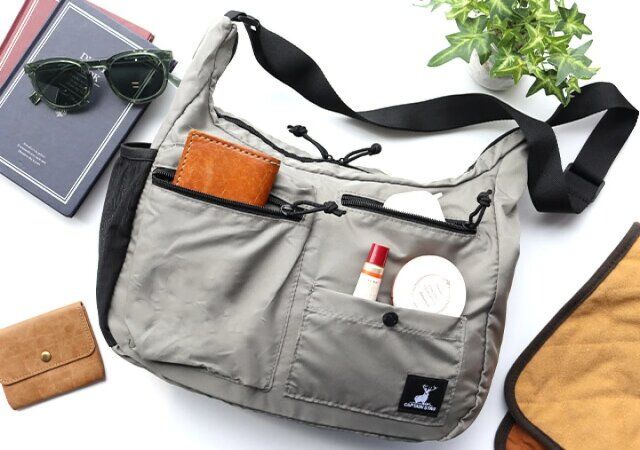 キャプテンスタッグ 便利な外ポケット付き！ショルダーバッグ