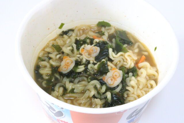 ノグリ 新商品 日本限定 コンビニ限定 もっちりノグリ 韓国風海鮮味 カップ（ピリ辛） 完成