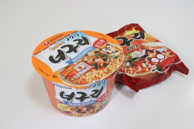 ノグリ 新商品 日本限定 コンビニ限定 もっちりノグリ 韓国風海鮮味 カップ（ピリ辛） ノグリ 袋麺