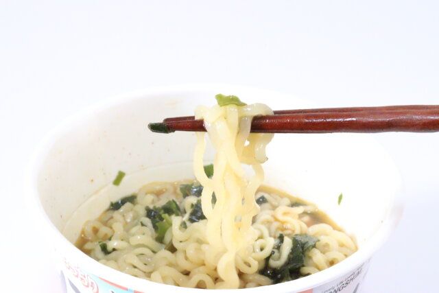 ノグリ 新商品 日本限定 コンビニ限定 もっちりノグリ 韓国風海鮮味 カップ（ピリ辛） 麺 味