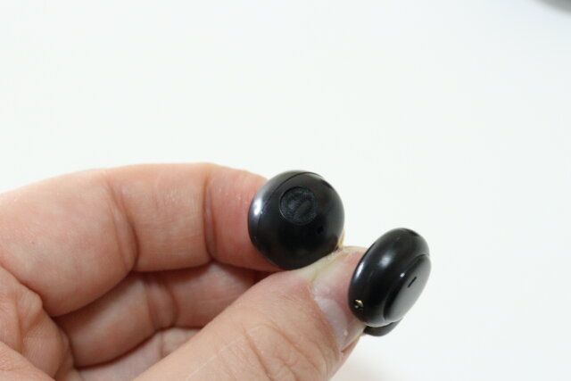 ダイソーのイヤピタッ 完全ワイヤレスステレオイヤホンのスピーカー部