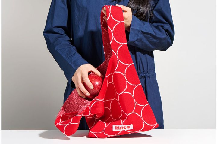 HAPPY BOX 2026 オリジナルグッズセット／￥3500（税込み）