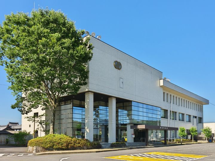 大東建託は、岐阜県に住む20歳以上の男女を対象に居住満足度調査を行い、「いい部屋ネット 街の幸福度ランキング2025＜岐阜県版＞」として発表しました。岐阜県民が選んだ「街の幸福度（自治体）」ランキングの2位は「加茂郡川辺町」、では1位は？