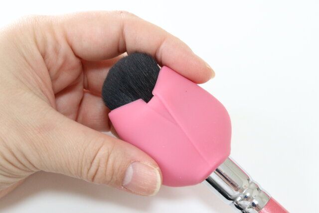 メイクブラシカバー 2P 装着方法