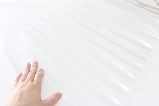 フロアマット（半透明、45cm×90cm） 折り跡