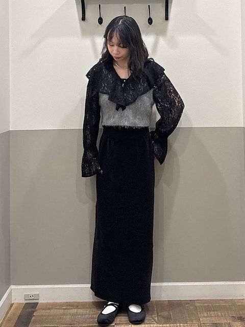 黒ブラウスコーデ5