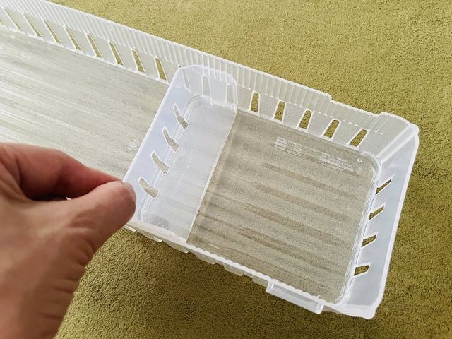 ダイソー フリーザートレーロングクリアー 仕切り移動できる