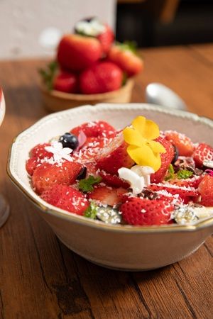 【福岡県福岡市】赤坂のアサイーボウルカフェ「OLIP」、新作は“パフェスタイル”のご褒美仕様