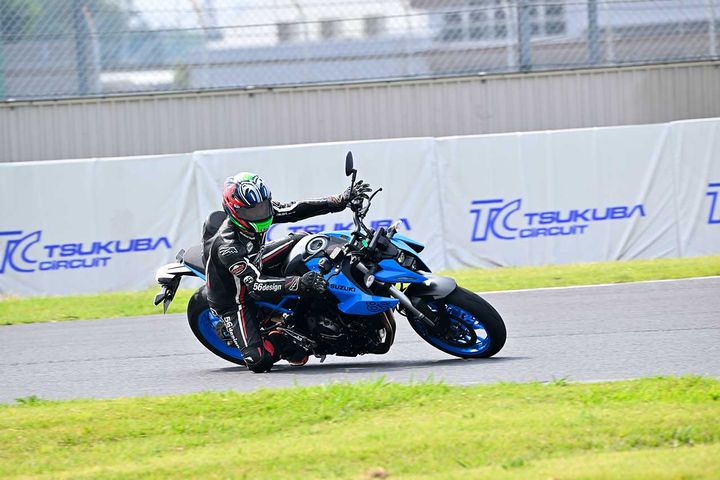 フルバンク地点まで腕の力を抜ききらない