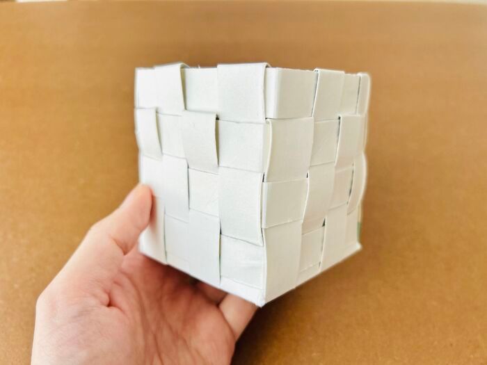 『牛乳パック』捨てるのちょっと待って！編んだら素敵な雑貨に大変身♪