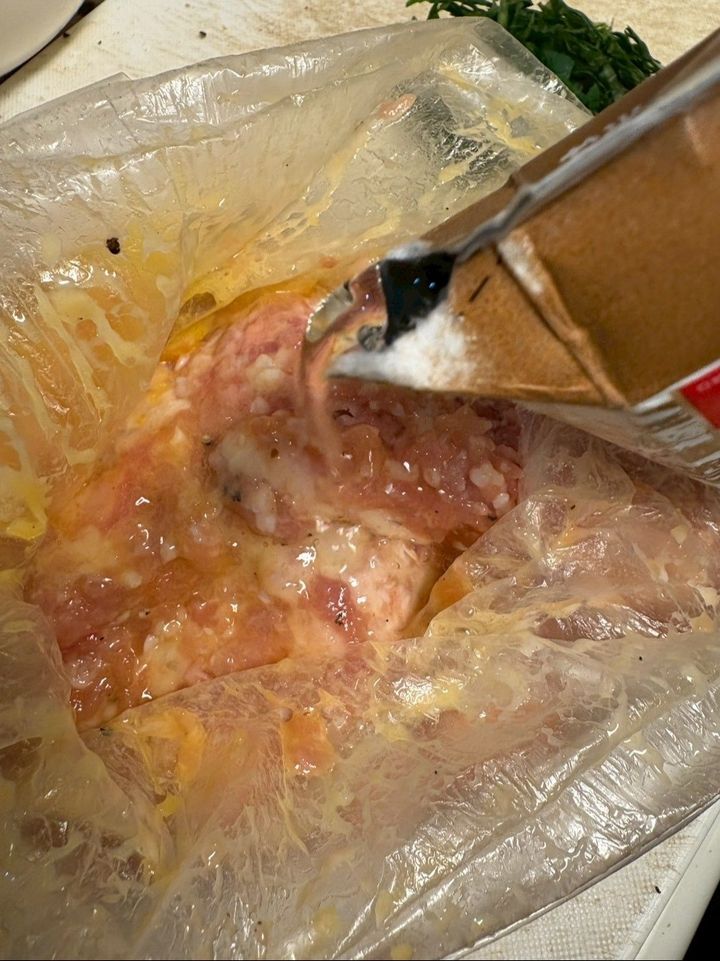 ここでちょっと日本酒を加えます