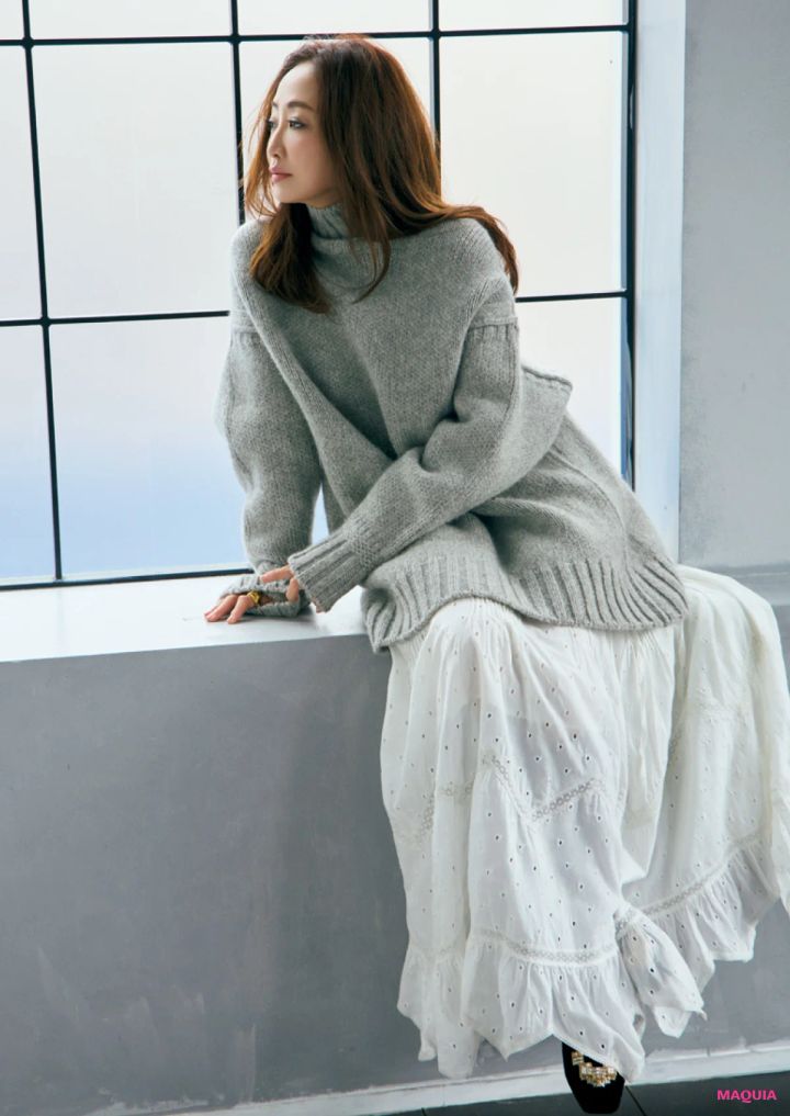 神崎 恵 大人のグレータートルニットコーデ 