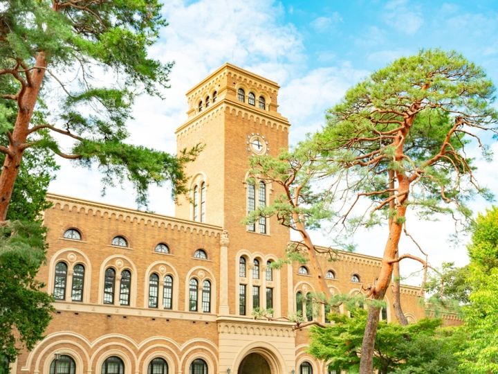 All About ニュース編集部が全国300人を対象に実施した「関東・甲信越地方の国立大学に関するアンケート」の調査結果から、文系のイメージがある「関東・甲信越地方の国立大学」ランキングを発表！ 2位「一橋大学」を抑えた1位は？