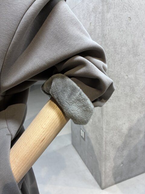 バックフリースオーバーサイズパーカ