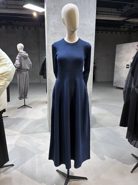 ブルーニットフレアワンピース