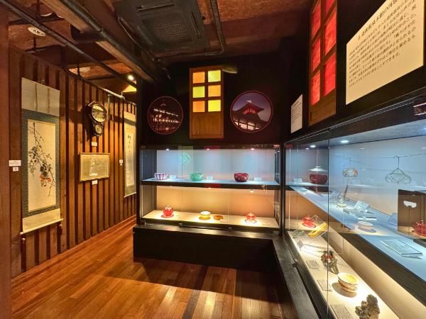 道後ぎやまんガラスミュージアム内観