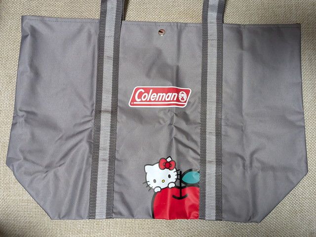 Coleman×HELLO KITTYトートのフロント全体像