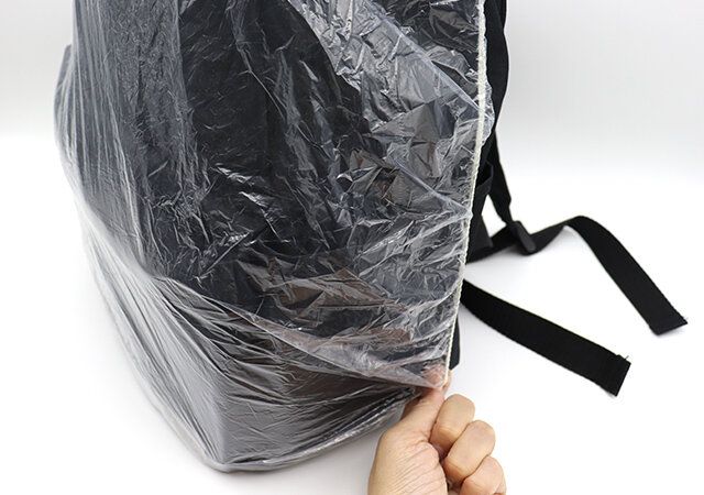 ダイソーのレインバッグカバー リュック用の装着方法