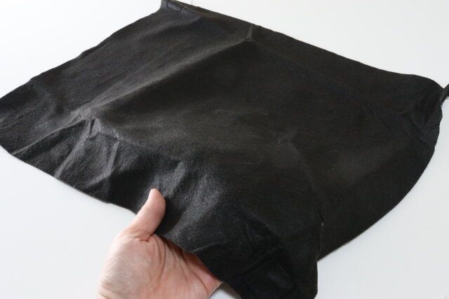 ダイソーのUSB式ひざ掛け（LGY）の中にあるヒーター