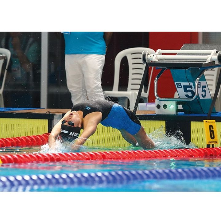 水泳でもスタートランプが使用されたり、バレーボールでは審判がネットを揺らすことで試合をコントロールするなど、様々な工夫がされている。