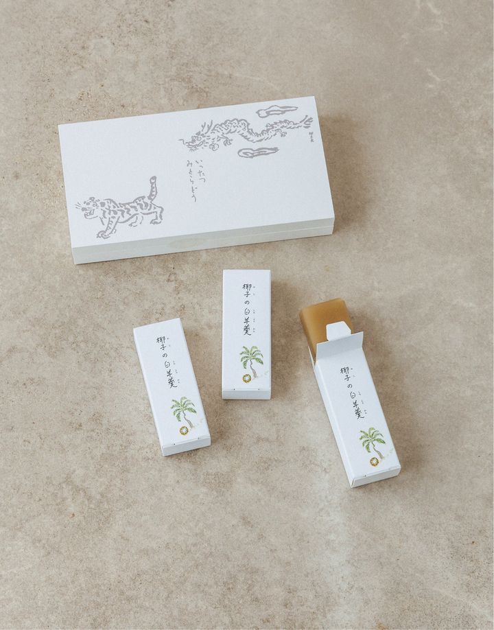 【いったつみとらどう】椰子の白羊羹