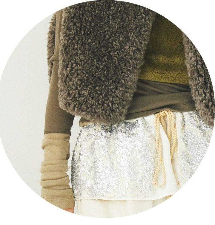 イエベ、カーキコーデ