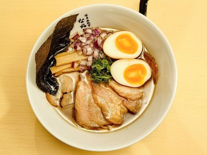 博多非豚骨なお人 博多デイトス店 高級のどぐろらぁ麵⑤