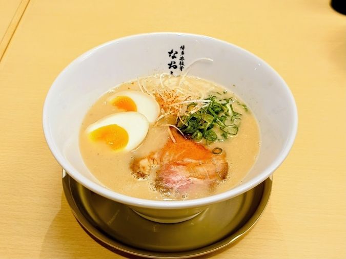 博多非豚骨なお人 博多デイトス店 なお鶏白湯らぁ麵①