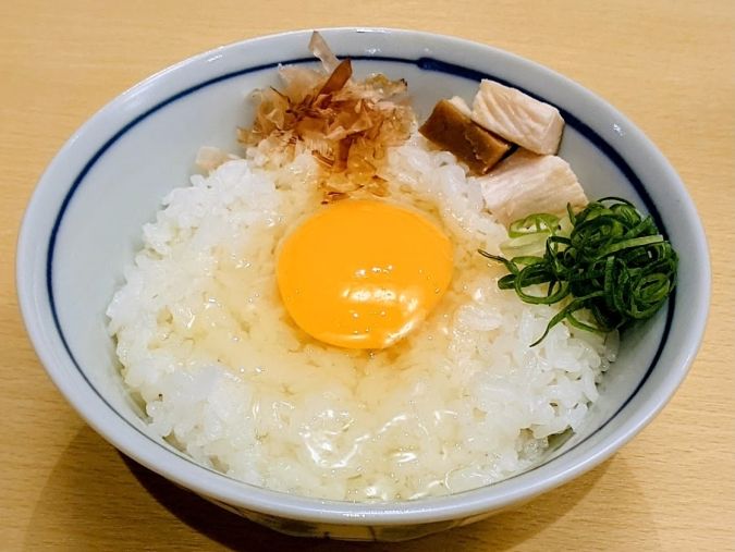 博多非豚骨なお人 博多デイトス店 鶏ュフ香るたまごかけご飯①