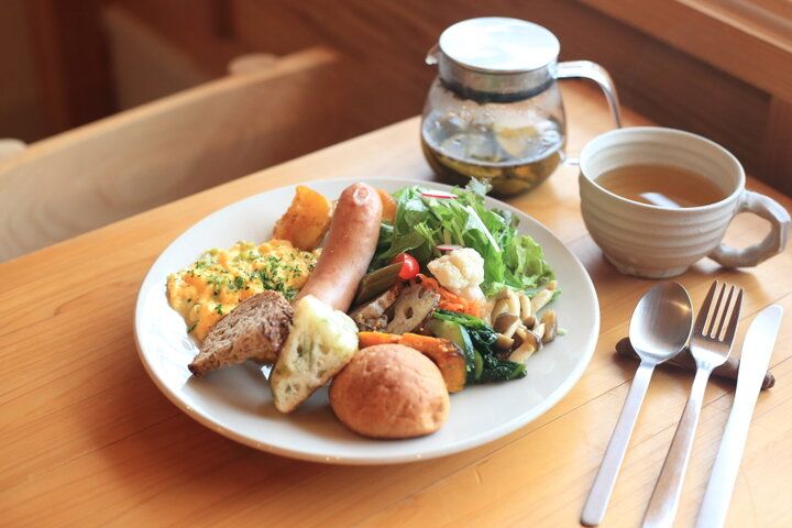 焼き立てパンやデリも三重産づくし。旅の時間に寄り添うごはん屋さん「mike」