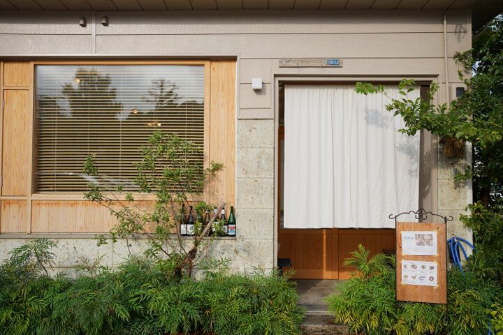 焼き立てパンやデリも三重産づくし。旅の時間に寄り添うごはん屋さん「mike」