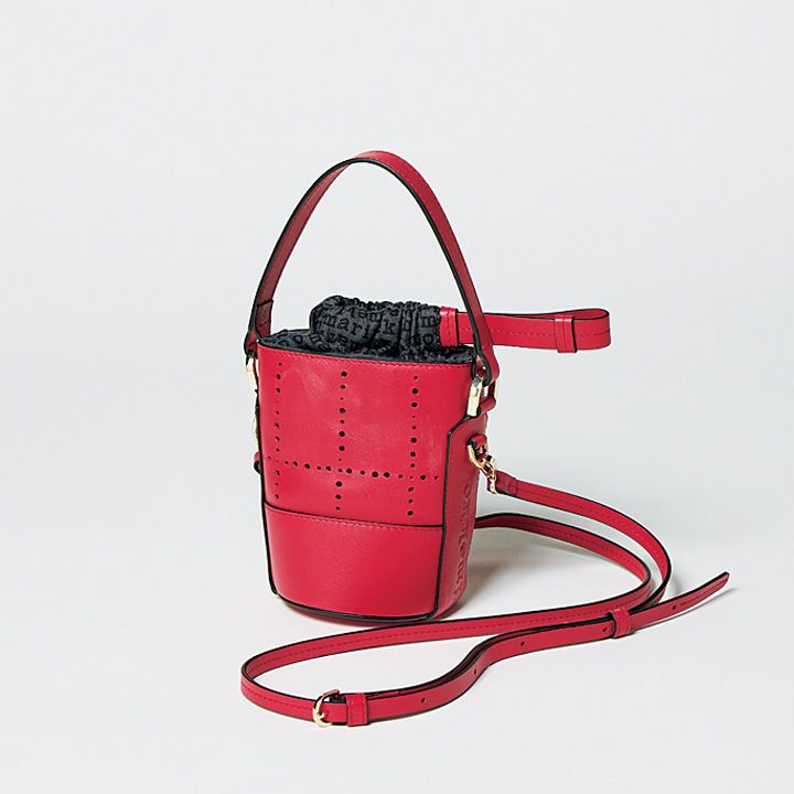 休日は荷物少なめがgood！コーデのポイントになるおしゃれなバッグ12選