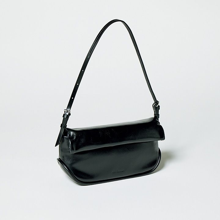 休日は荷物少なめがgood！コーデのポイントになるおしゃれなバッグ12選