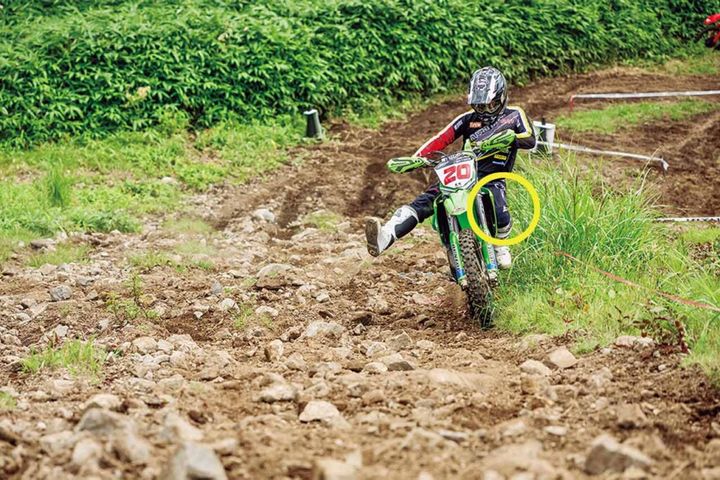 IAワタライのガレ場克服ライテク：Part02【シッティングにも乗り方の種類がある】