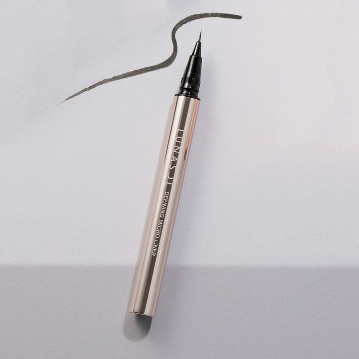 LUNASOL ディファイニング マイクロライナー 01