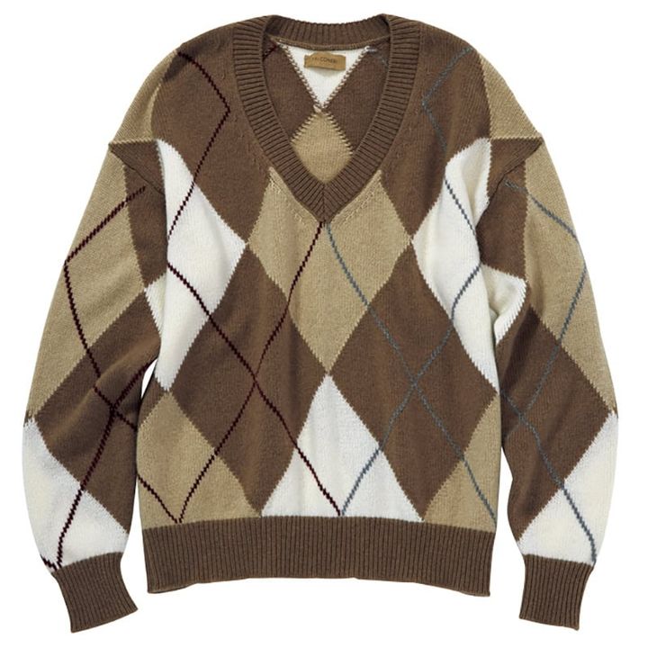 ベージュを基調に大人トラッドを更新。ニット￥98,780（ファルコネーリ／ファルコネーリ銀座店）