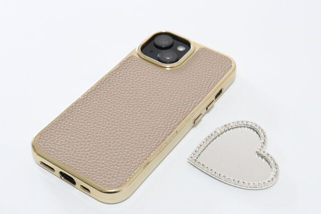 ダイソーの可愛いスマホミラー（フチビジュー）とスマホケース（合皮、アイフォーン15用）
