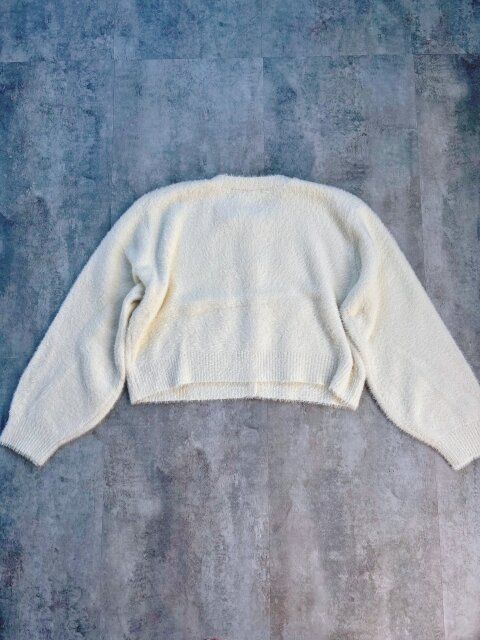 GUシャギーニットハートビジューボタンカーディガン ナチュラルの背面