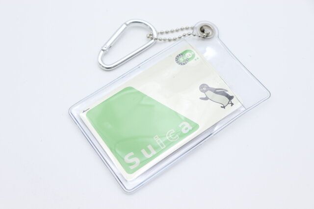 ダイソーのSuicaが入るIDケース（クリア、乳白、黒）