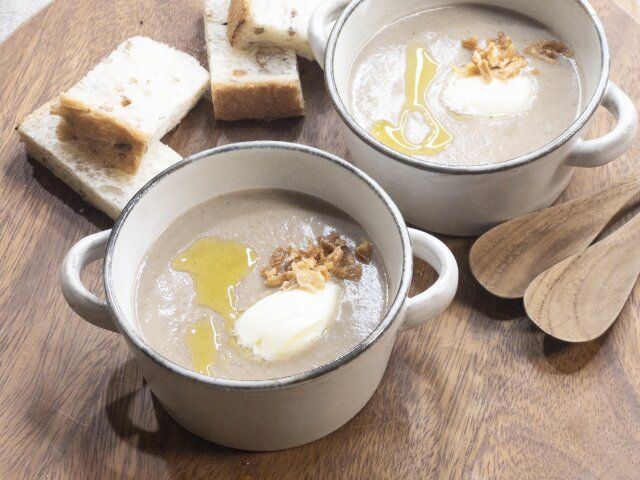 器に注ぎ、お好みのトッピングをしたら、完成です！