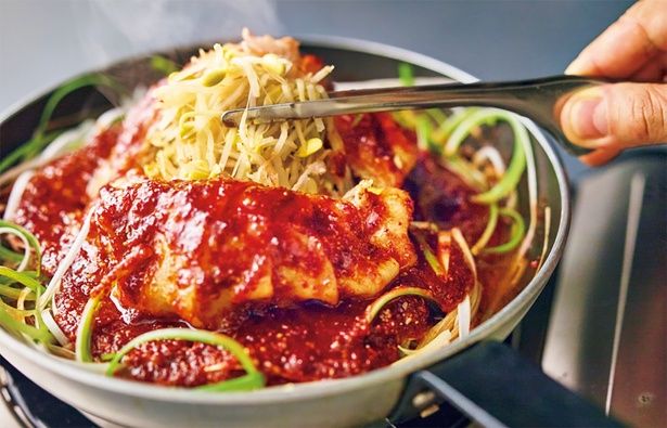 圧巻のビジュアルにテンションアップ！ （C）韓国人オッパ セミ／KADOKAWA