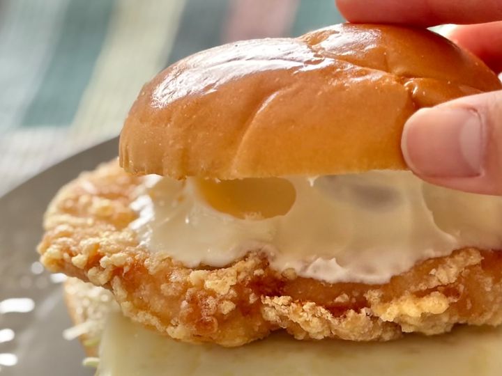 チーズがとろっとろで幸せ【ローソン】店内調理のバーガーが激うまだった