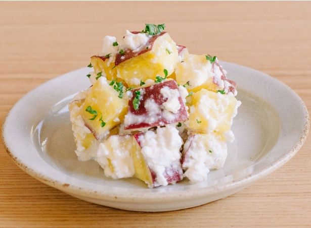 チーズとおいもの相性ぴったり「さつまいものデリ風」 （C）キキ／KADOKAWA