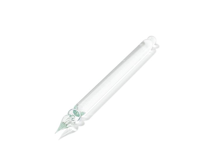 ガラスの郷・ラウシャの伝統的な技と美が息づく一本