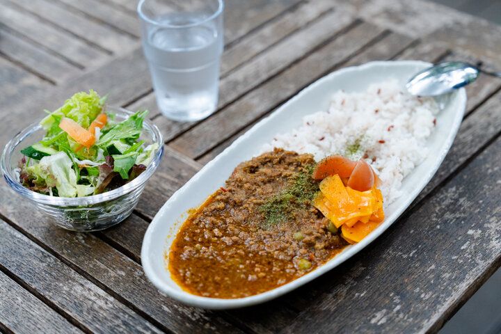 鳥のさえずりが聞こえる森の中にあるくつろぎカフェ／国分寺「史跡の駅 おたカフェ」