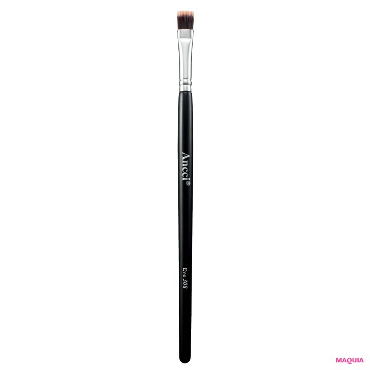 鼻まわりの崩れにくい仕込みにおすすめのブラシ Eve 308（眉毛用コンシーラーブラシ）