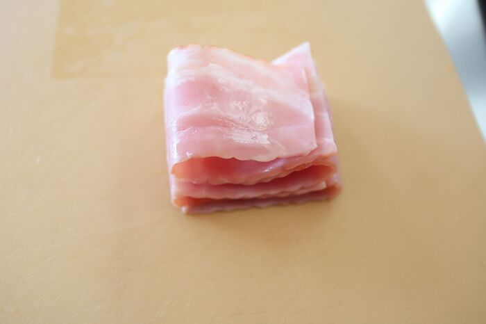 早く知りたかった！ベタッとくっつかない『ハムの切り方』→気持ちいいほどバラける！