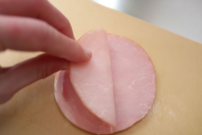 早く知りたかった！ベタッとくっつかない『ハムの切り方』→気持ちいいほどバラける！